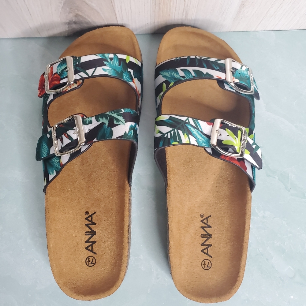 New! Floral Croc Embossed Buckle Sandals - Picture 5 of 7